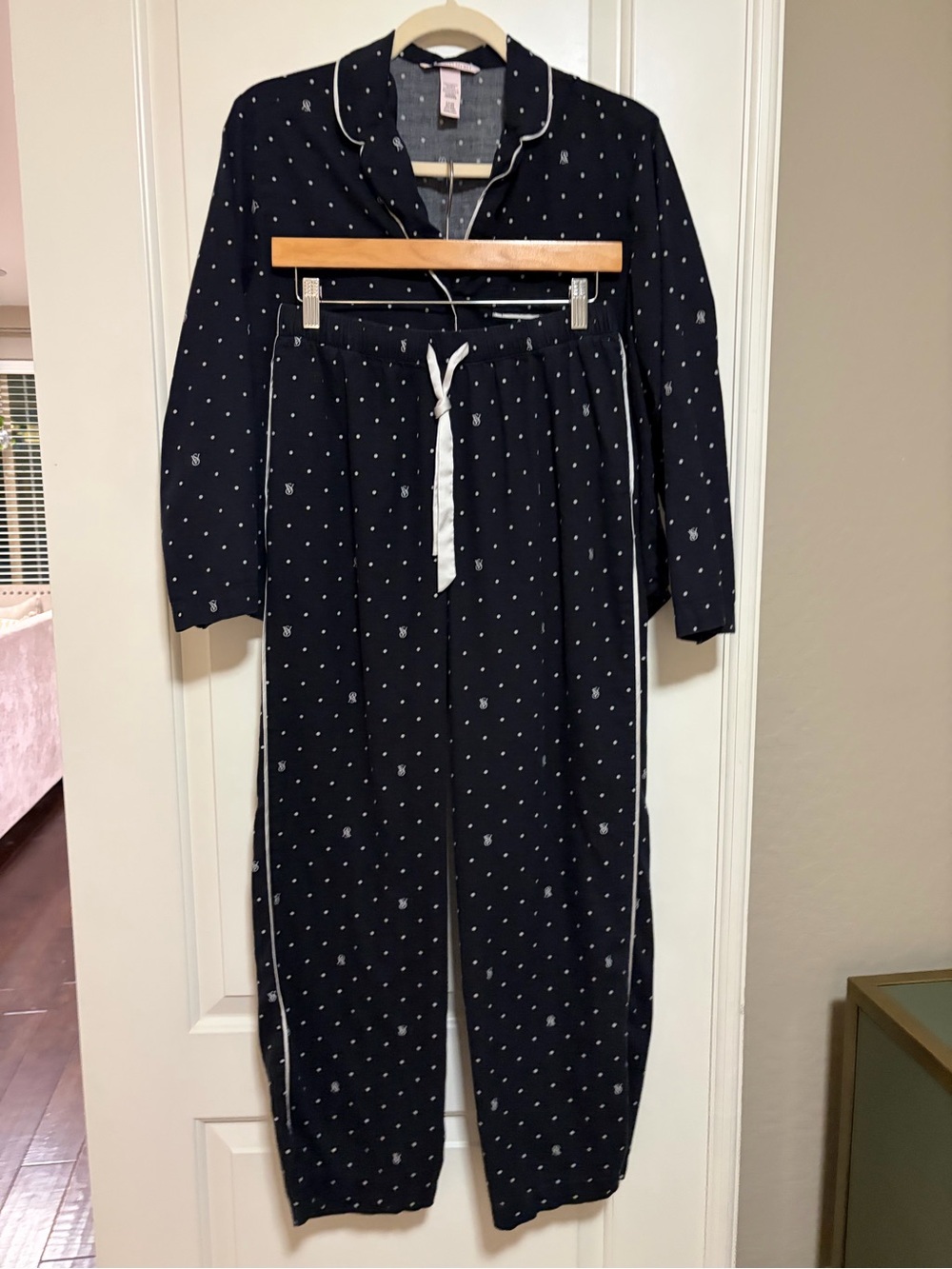 💙✨Victoria's Secret Navy White Polka Dot & Logo Two-Piece Pajama Set 🌙💙